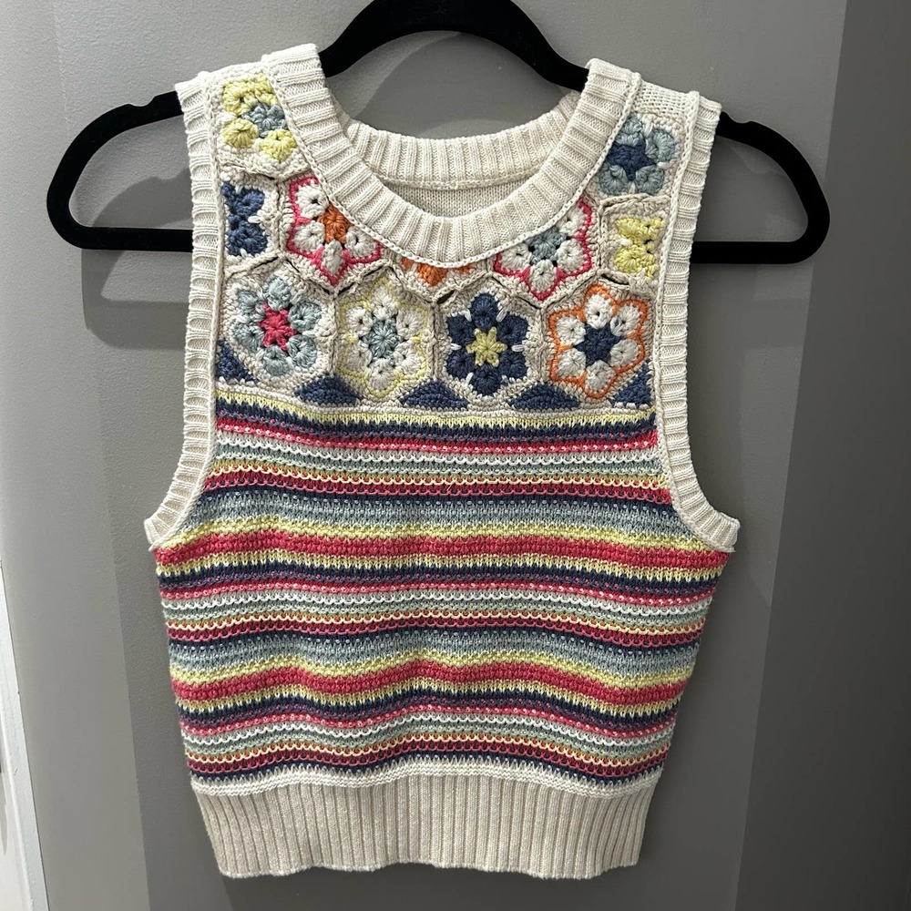 American Eagle Crochet Crew Neck Vest